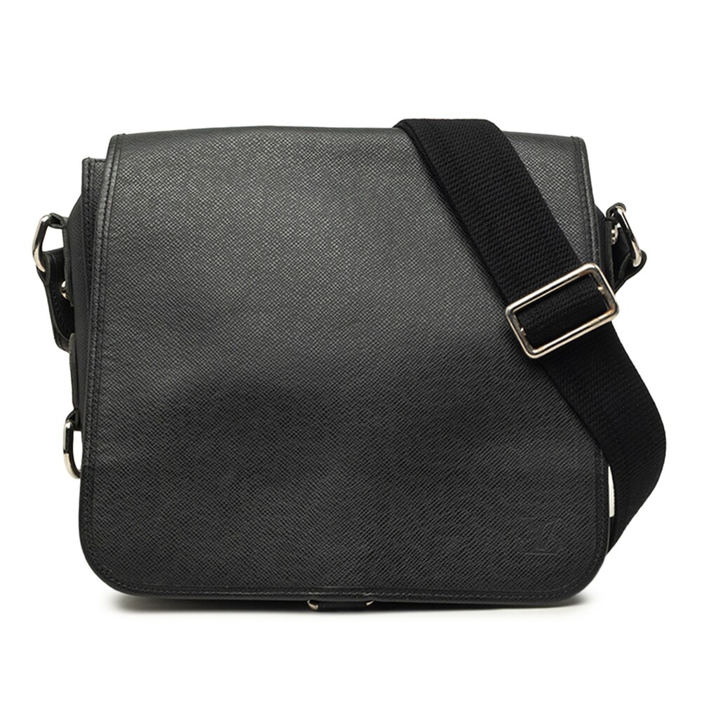 Louis Vuitton Taiga Andrei Pre-Loved #338191L60B